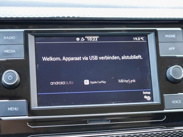 Apple Carplay/Android Auto Apple Carplay/Android Auto