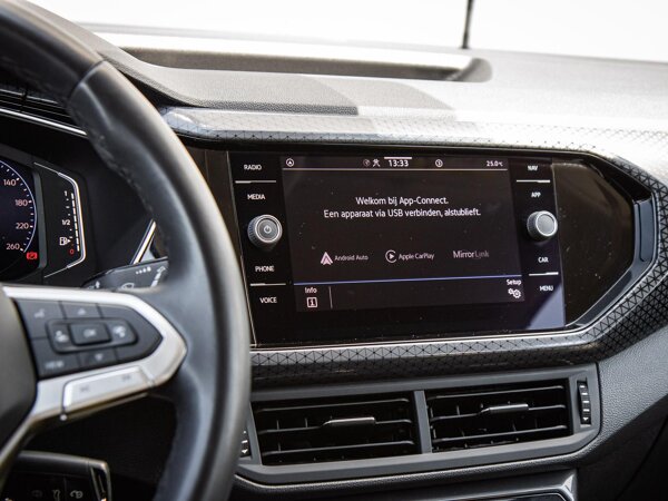 Apple Carplay/Android Auto Apple Carplay/Android Auto