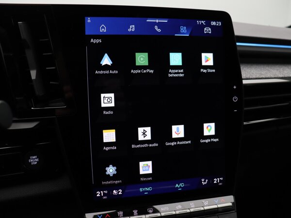 Apple Carplay/Android Auto Apple Carplay/Android Auto