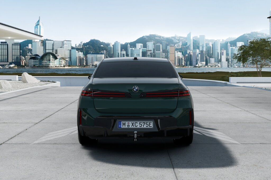 BMW i7 4