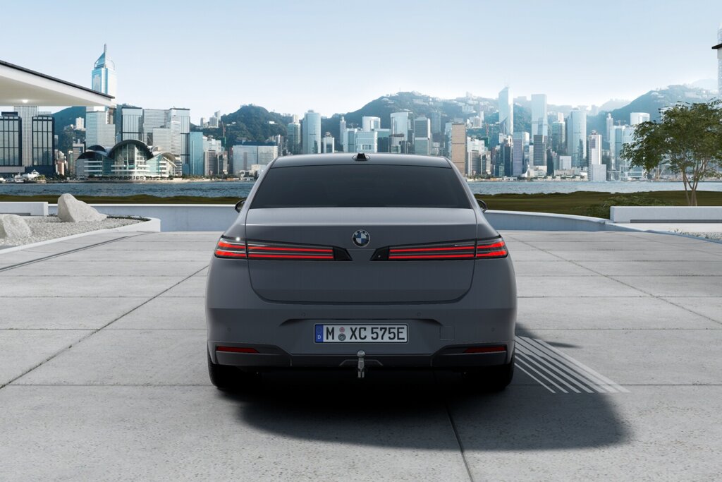 BMW i7 4