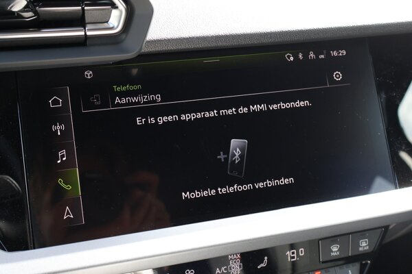 Apple Carplay/Android Auto Apple Carplay/Android Auto