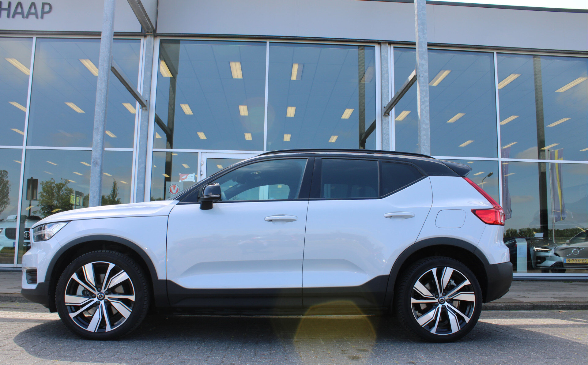 Volvo XC40 232PK Recharge Plus - Afbeelding 2