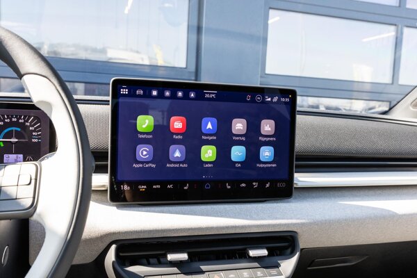 Apple Carplay/Android Auto Apple Carplay/Android Auto
