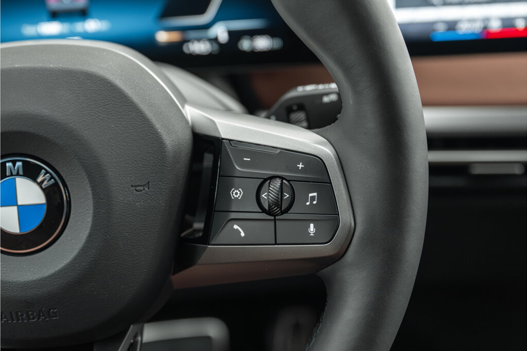 BMW iX 35
