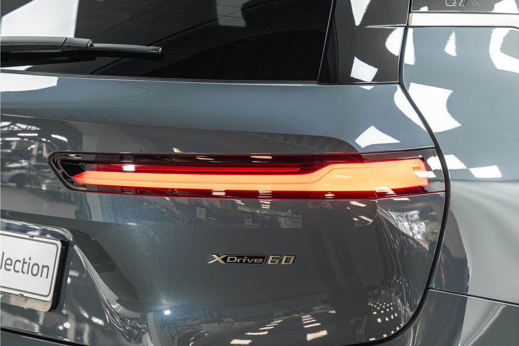 BMW iX 43