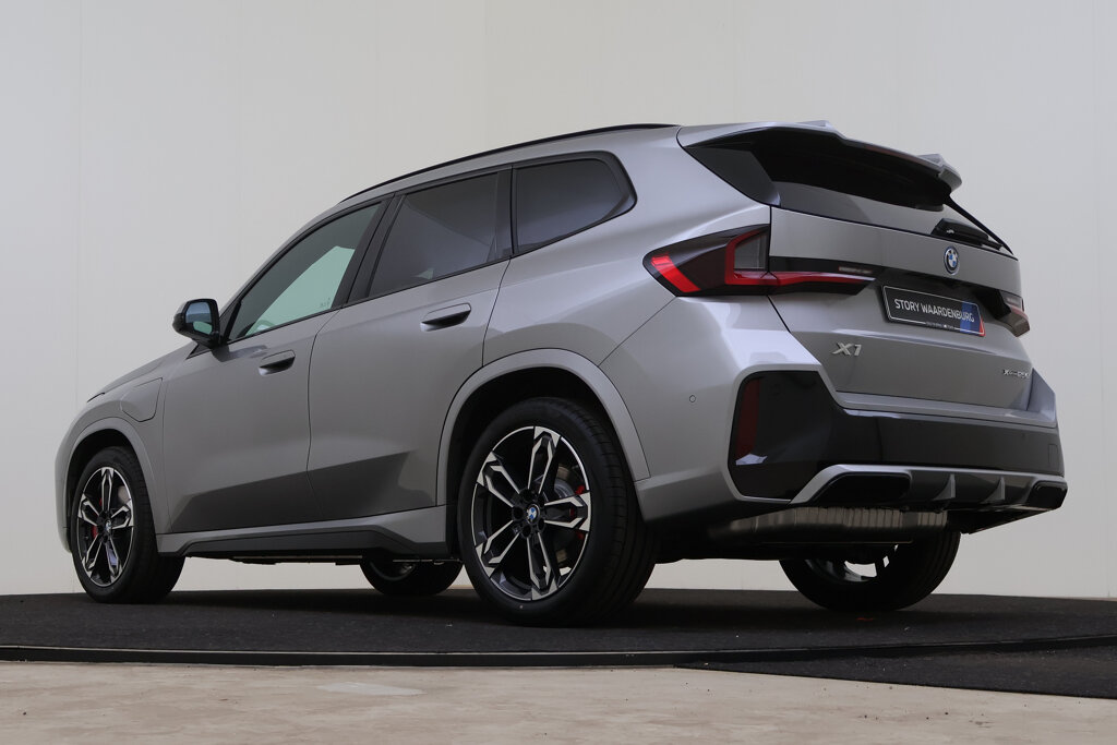 BMW X1 11