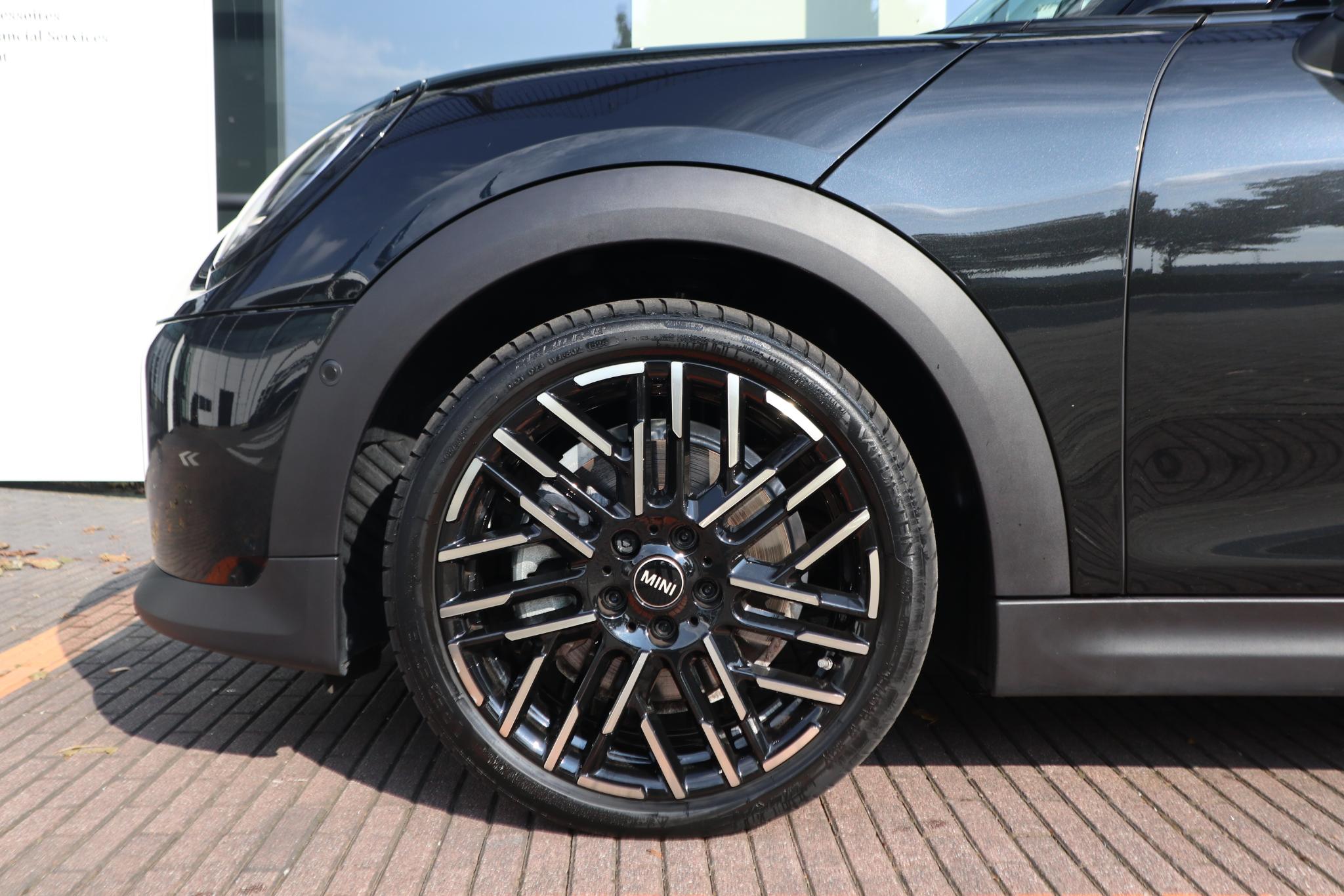 MINI 3-deurs Cooper C - Afbeelding 4
