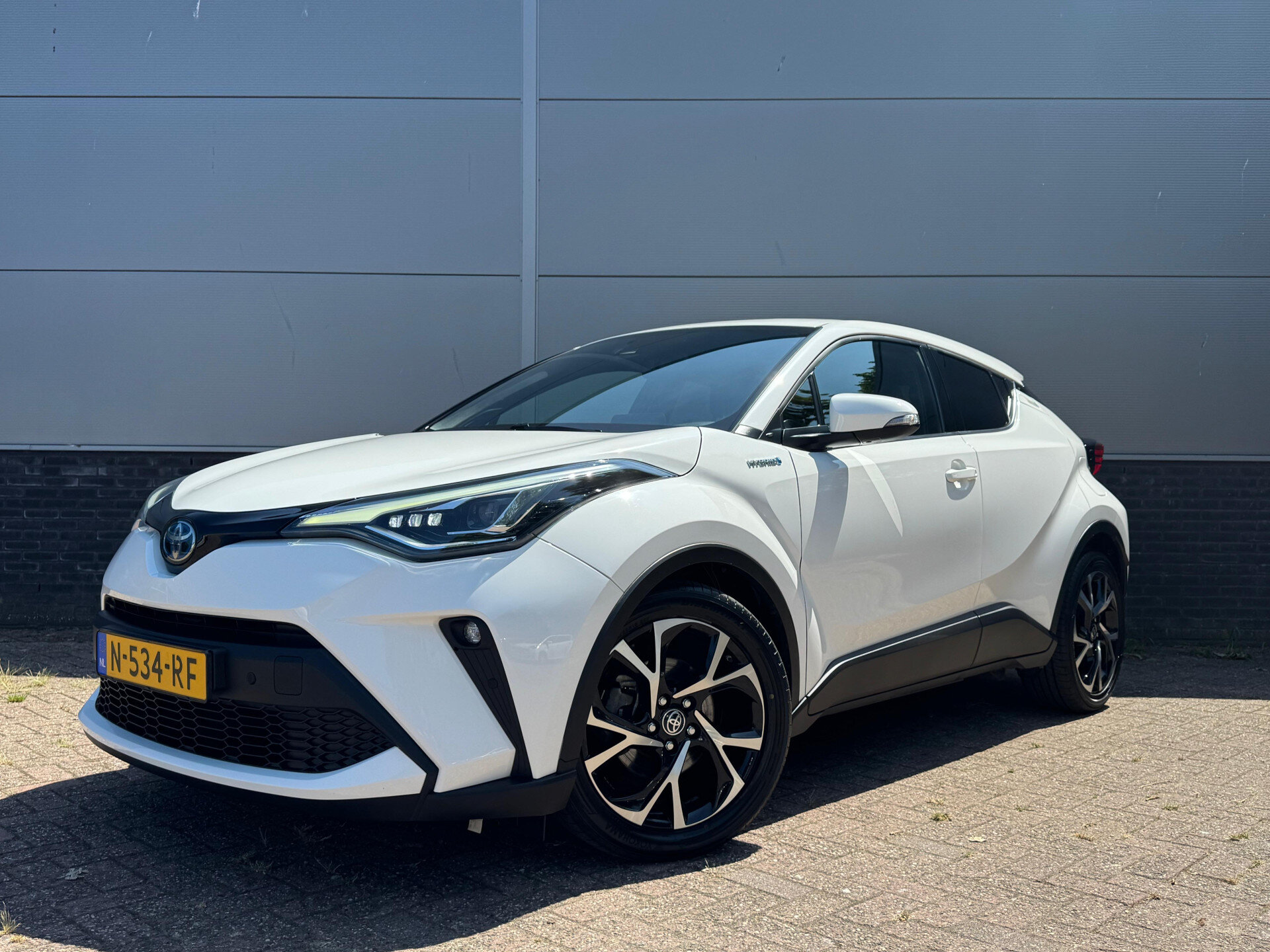 Toyota C-HR 1.8 Hybrid Style Luxury