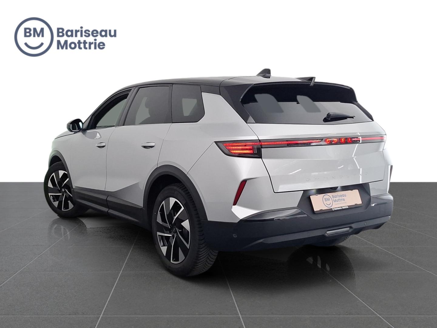 Opel Grandland NEW GRANDLAND GS-LINE AUTOMAAT*CARPLAY*DAB*GPS*ZETEL STUURVERWARMING*360°CAMERA SENSOREN* - Afbeelding 4