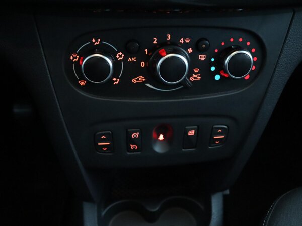 Handmatig bediende airconditioning Handmatig bediende airconditioning