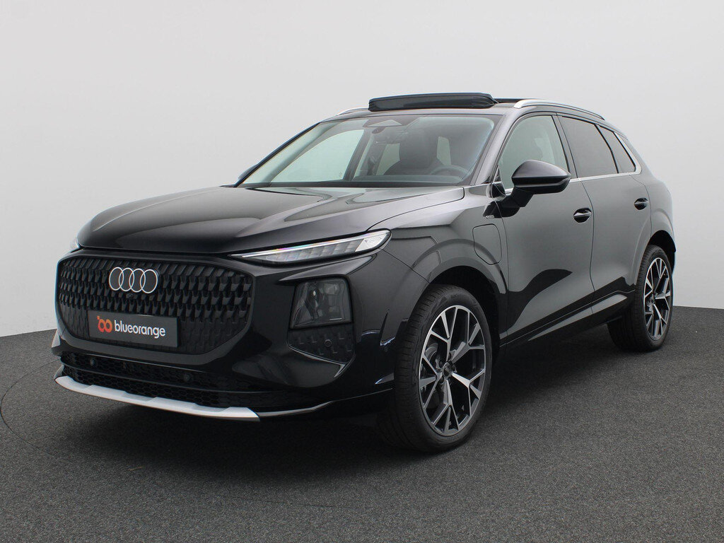 Audi Q3 1.5 200kW e-hybrid Advanced edition 272 PK Panorama Dak, Trekhaak, Navigatie, Keyless, Stoel & Stuurverwarming, Full Led koplampen, 20 inch Velgen Audi Sport