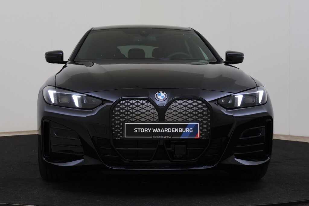 BMW i4 4