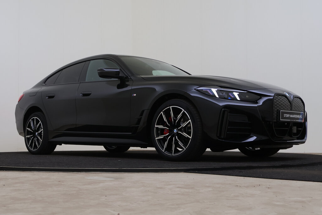BMW i4 10
