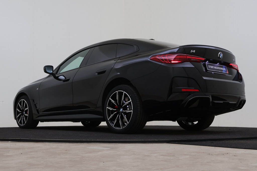 BMW i4 11