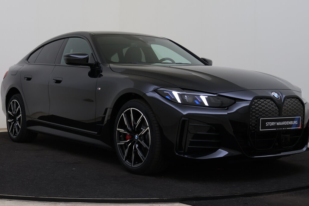 BMW i4 13