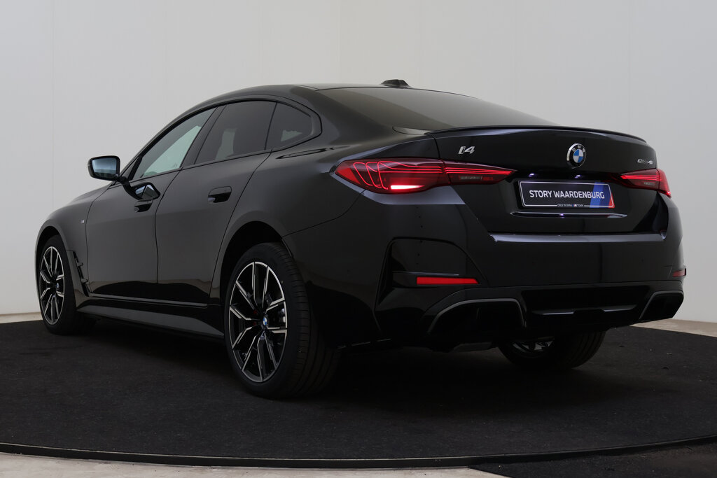 BMW i4 15