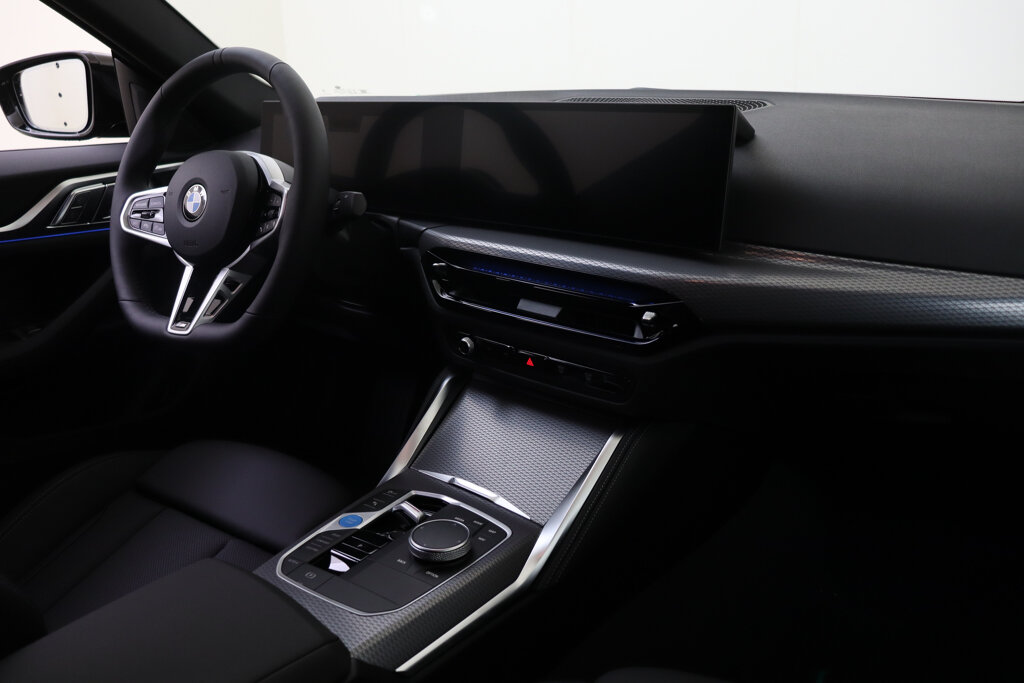 BMW i4 16