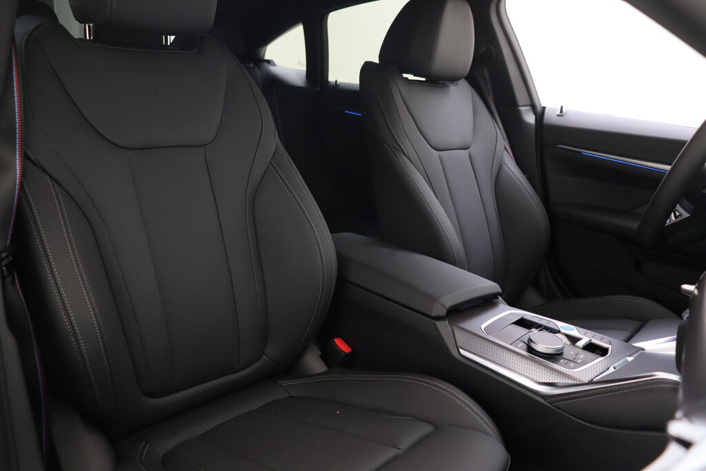 BMW i4 17
