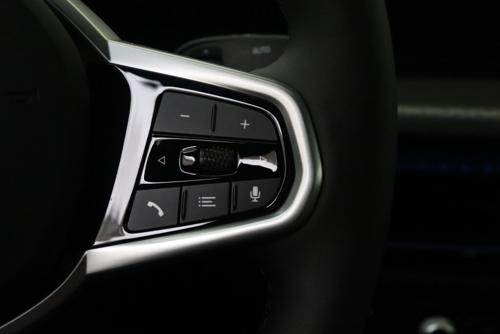 BMW i4 26
