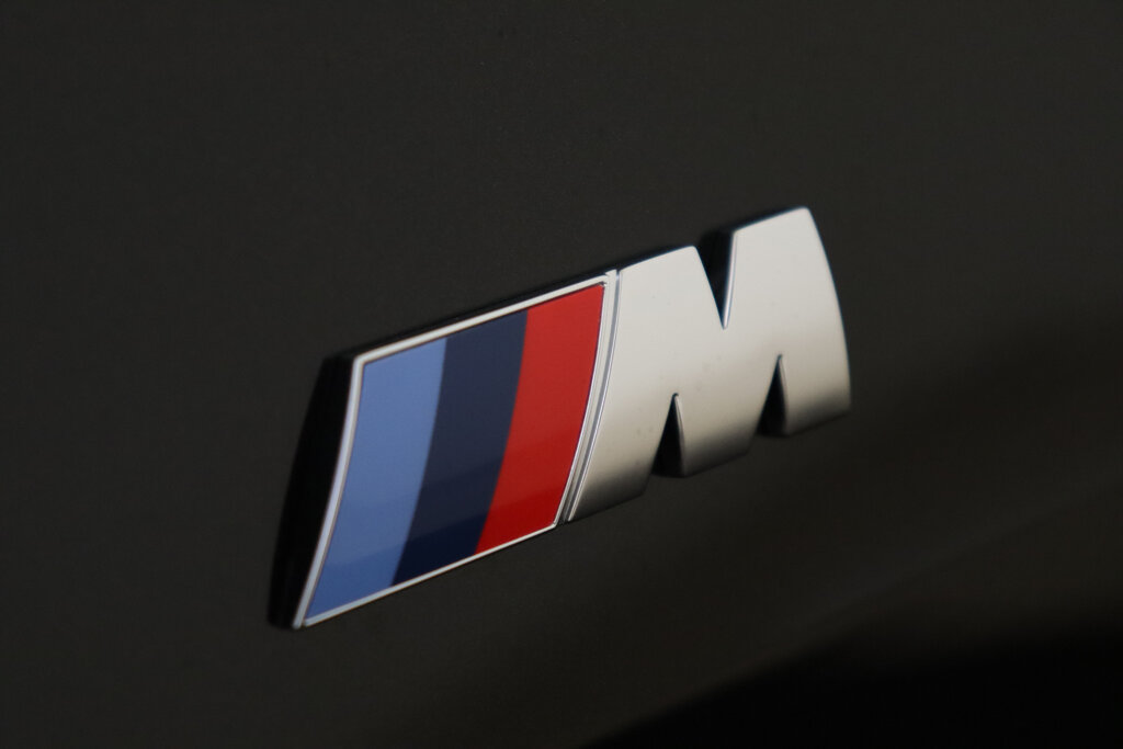 BMW i4 38