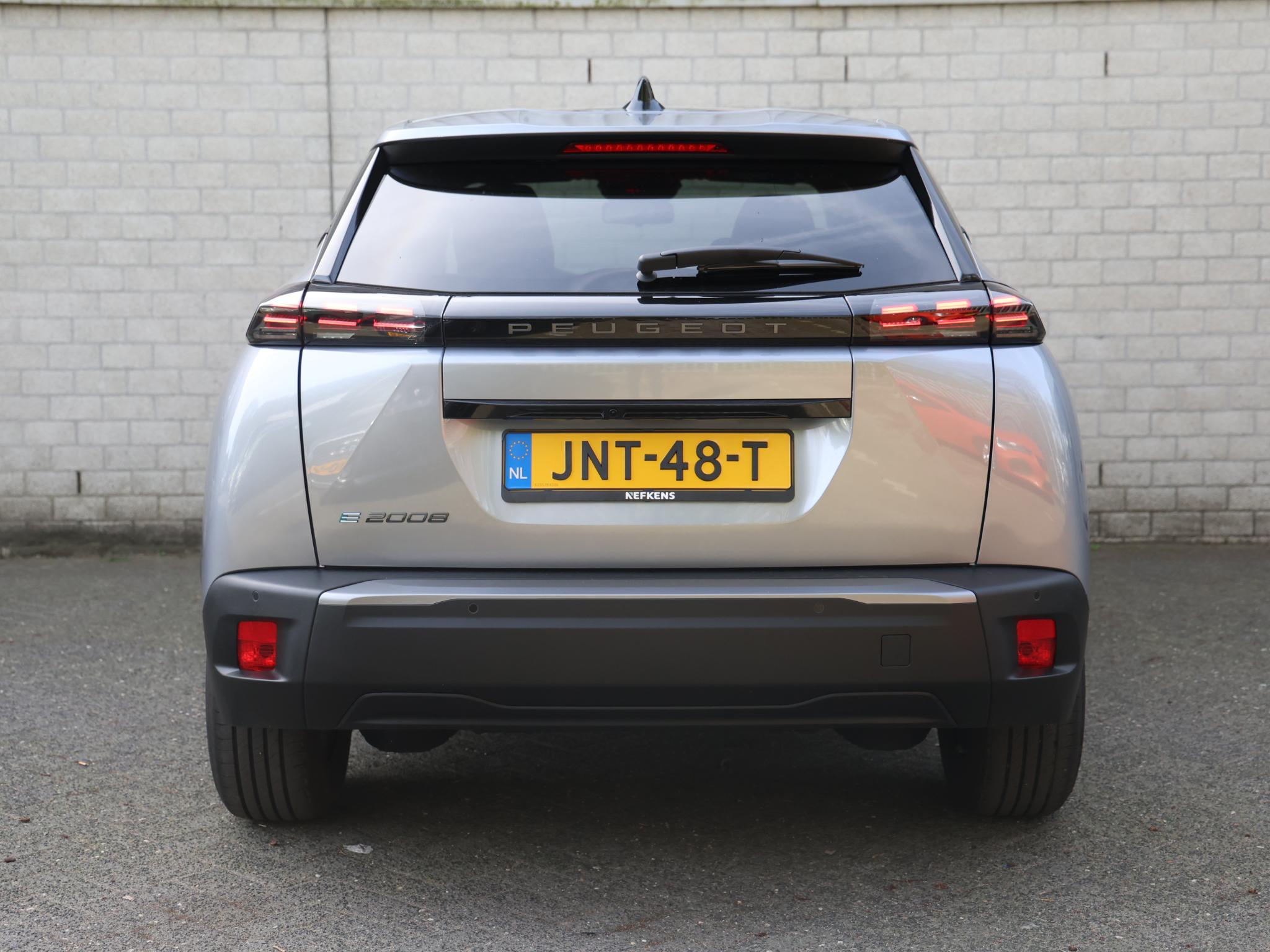 Peugeot e-2008