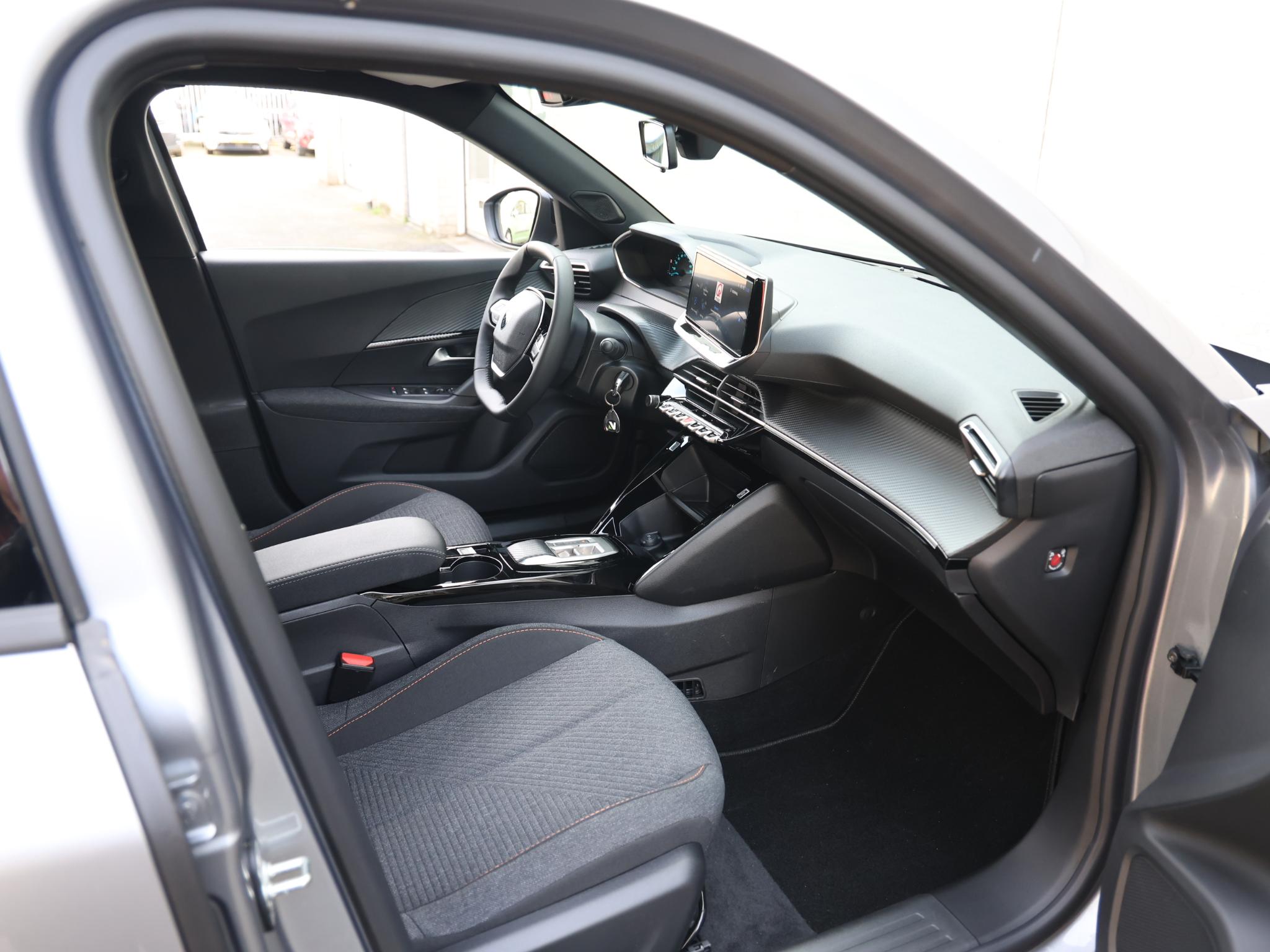 Peugeot e-2008