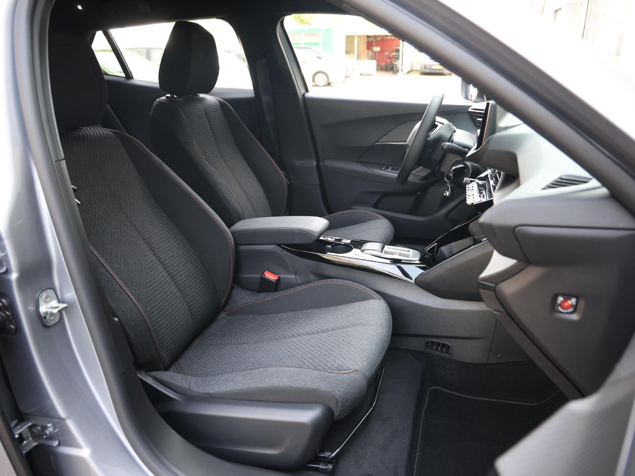 Peugeot e-2008