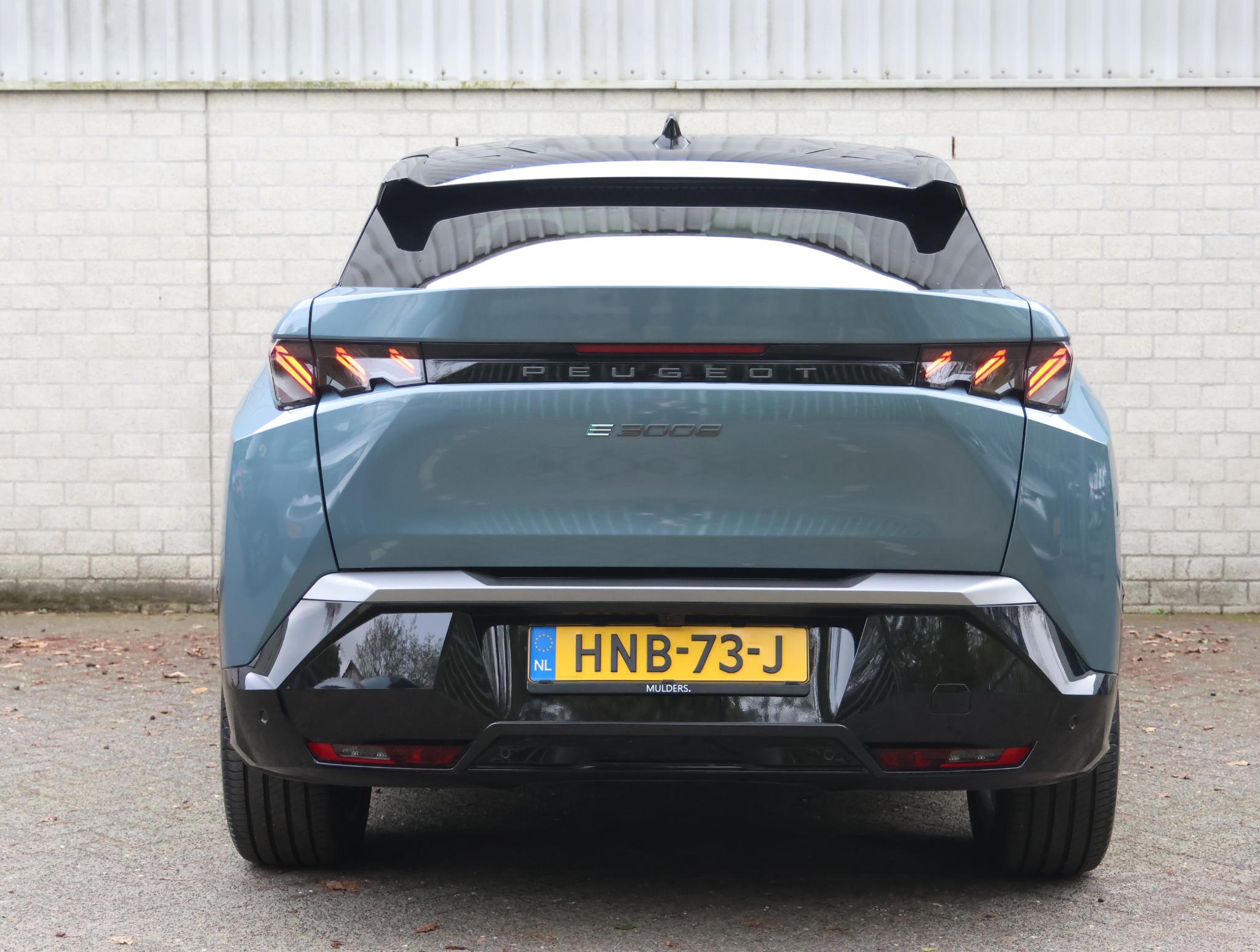 Peugeot e-3008