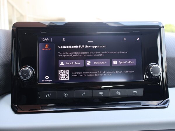 Apple Carplay/Android Auto Apple Carplay/Android Auto