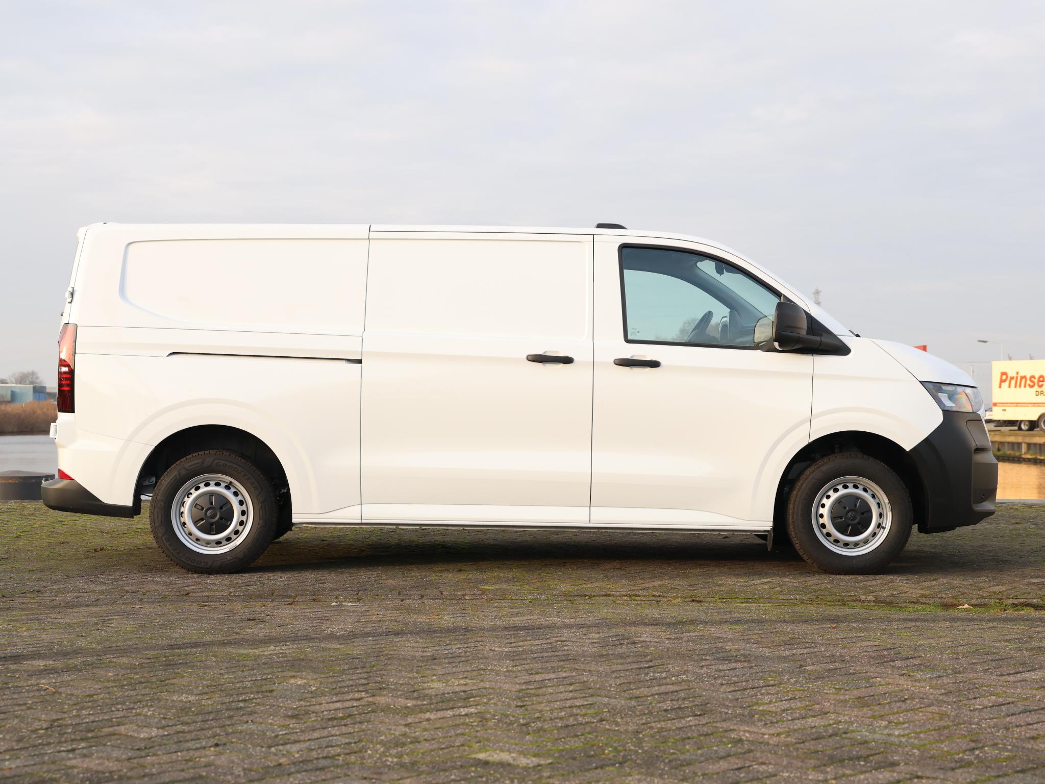 Volkswagen e-Transporter Bestelwagen L2 elektromotor 136pk - Afbeelding 2