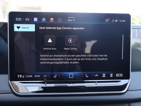 Apple Carplay/Android Auto Apple Carplay/Android Auto
