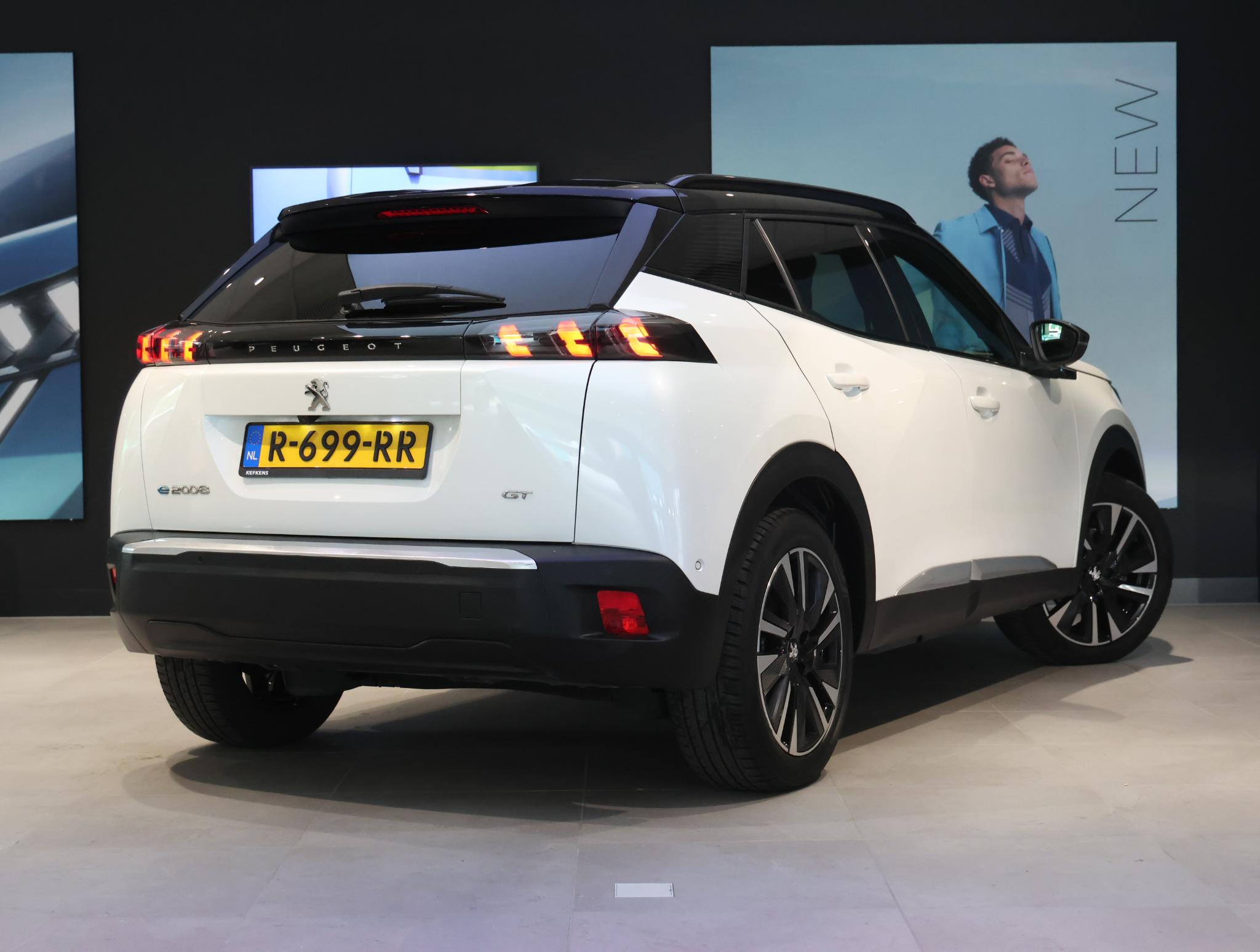 Peugeot e-2008