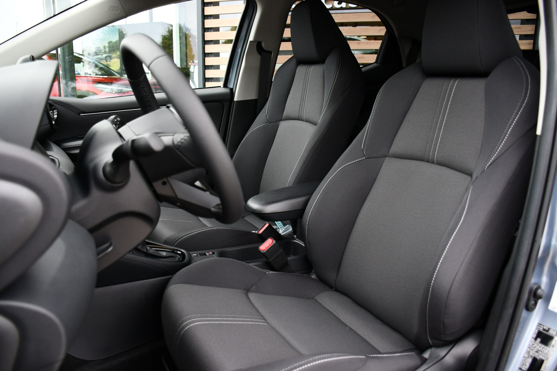 Toyota Yaris 1.5 Hybrid 115 Dynamic Limited automaat 116pk - Afbeelding 4