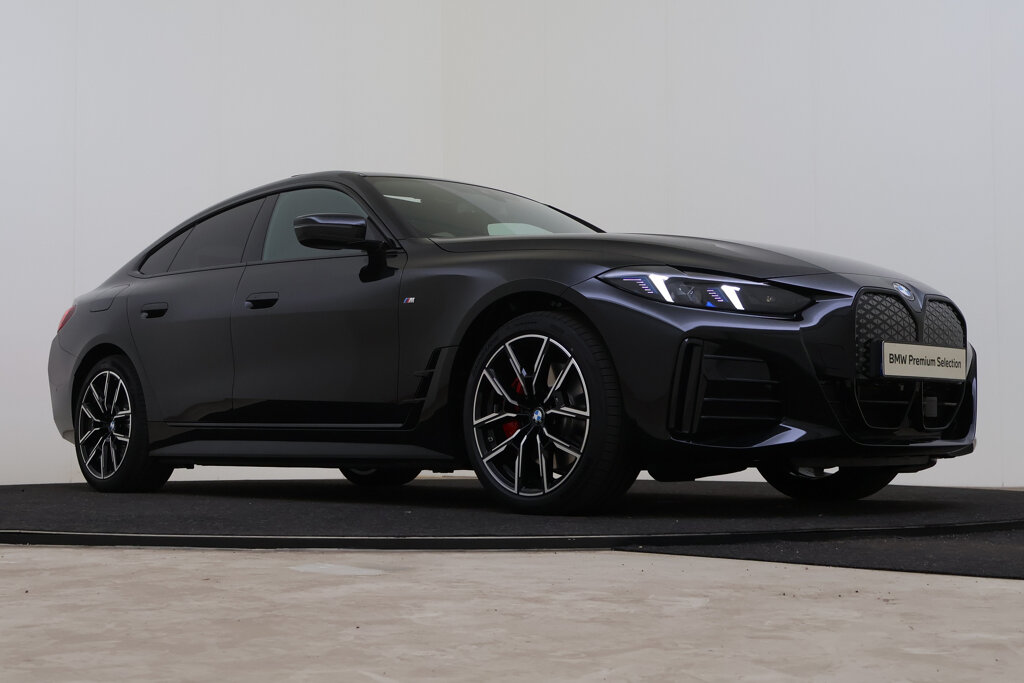BMW i4 10