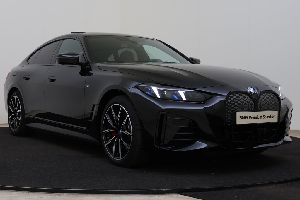 BMW i4 13