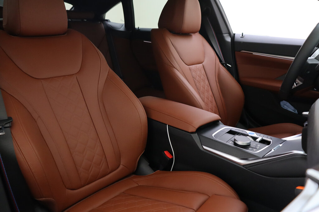 BMW i4 17