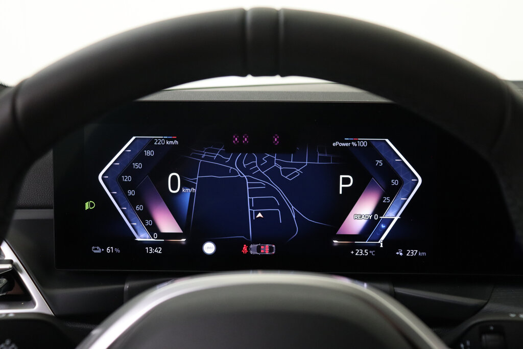 BMW i4 36