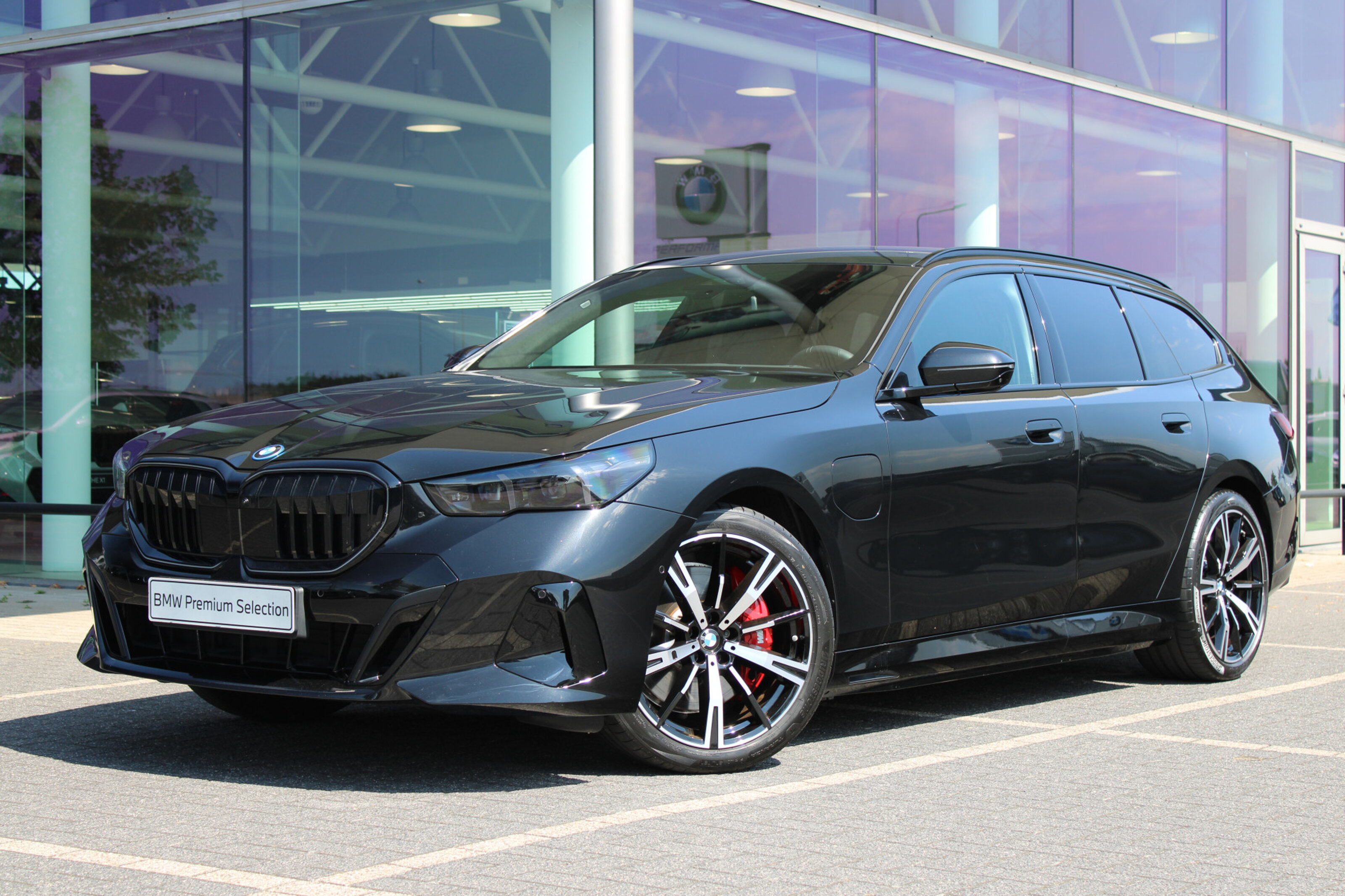 BMW 5 Serie Touring 550e xDrive M Sport Automaat