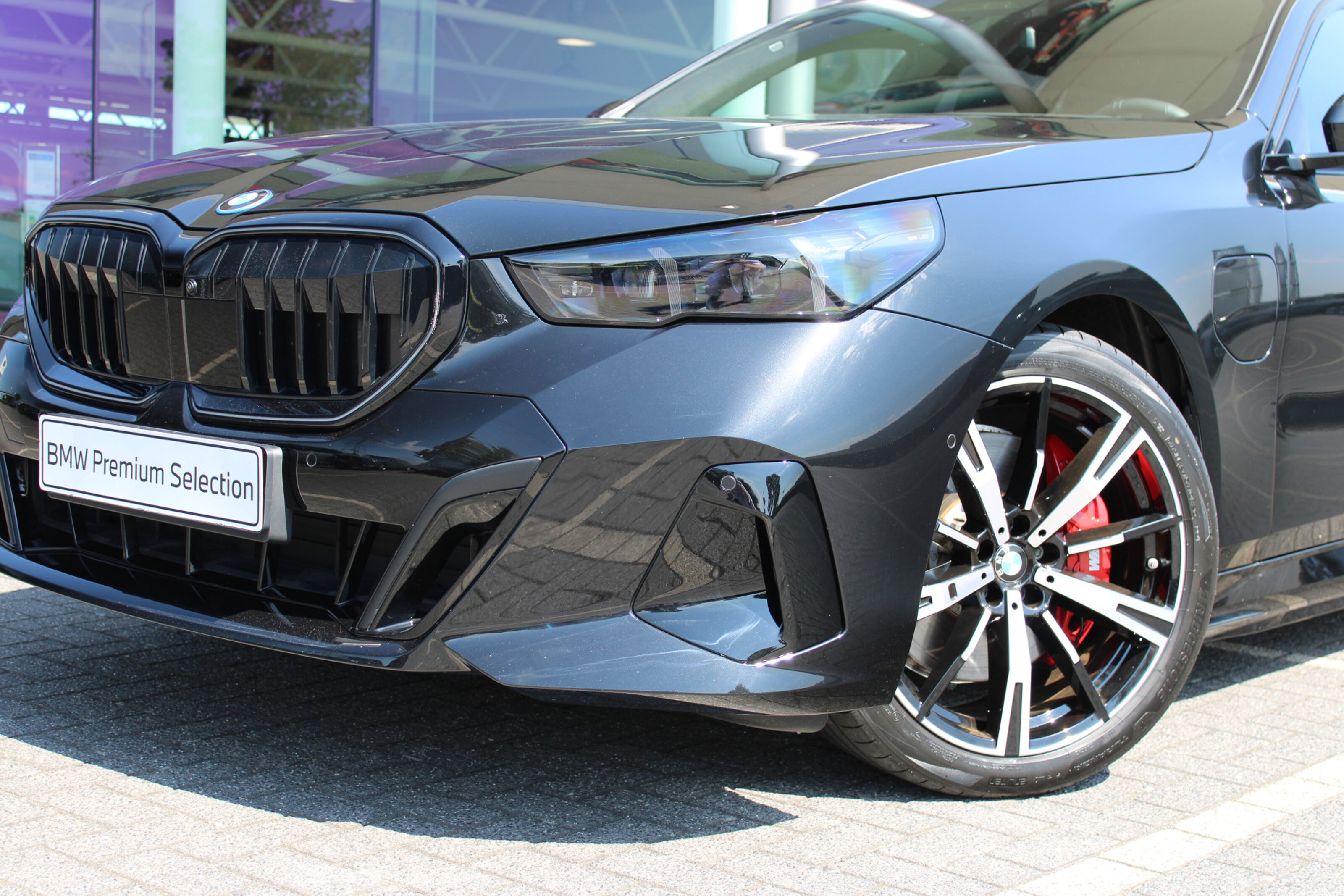 BMW 5 Serie Touring 550e xDrive M Sport Automaat