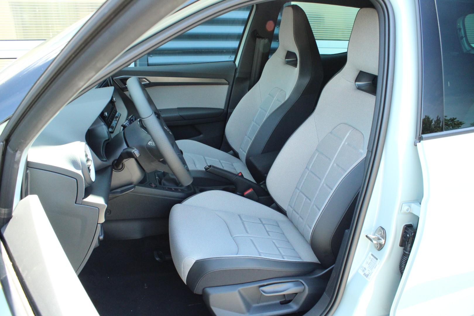 SEAT Arona 1.0 EcoTSI 95pk FR Business Connect - Afbeelding 4