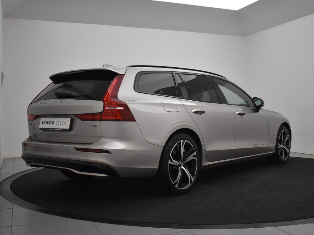 Volvo V60 T6 PLUG-IN HYBRID PLUS DARK 19INCH HARMAN KARDON SCHUIFDAK - Afbeelding 3
