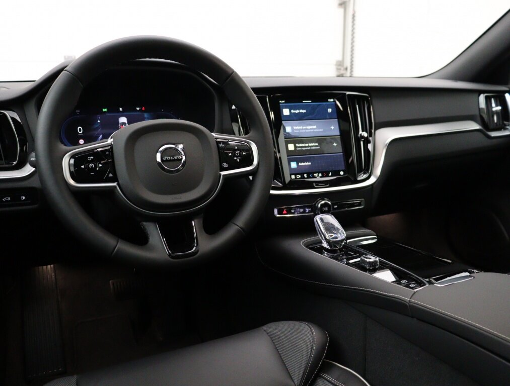 Volvo V60 T6 PLUG-IN HYBRID PLUS DARK 19INCH HARMAN KARDON SCHUIFDAK - Afbeelding 5