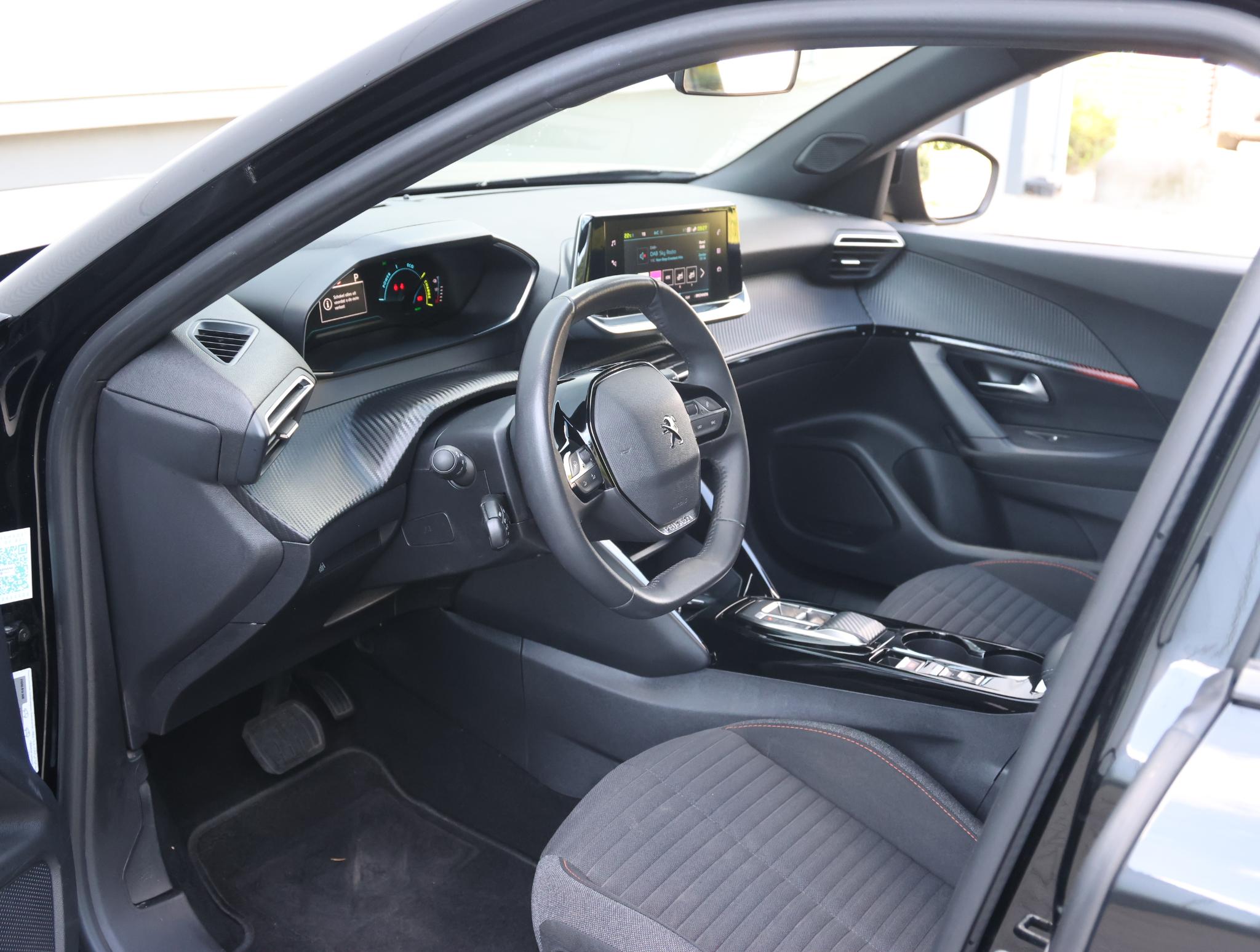 Peugeot e-2008