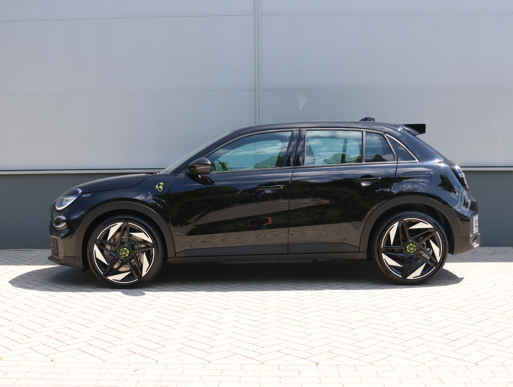 Abarth 600e Turismo 54 kWh - Afbeelding 2