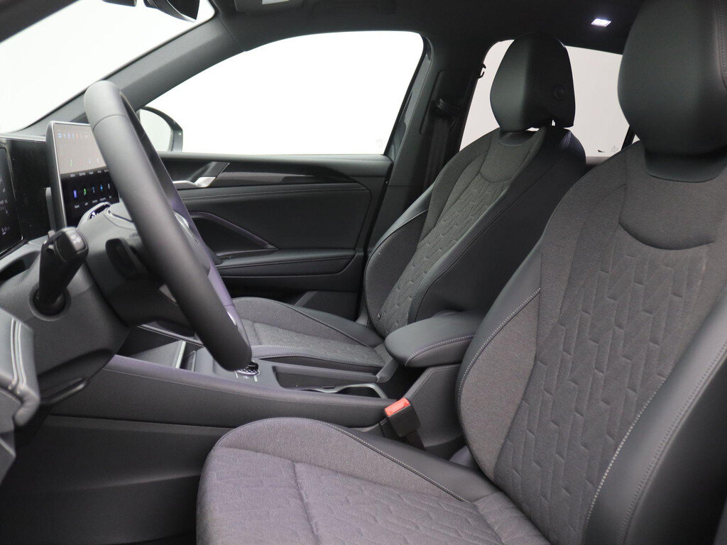 Volkswagen Tiguan 1.5 eHybrid Life Edition 204PK DSG Panoramadak, Trekhaak, 360gr. Camera, Donkere Hemelbekleding, Navi via Apple Carplay/Android Auto, 19" LM Velgen, Keyless, Elektr. Achterklep - Afbeelding 5