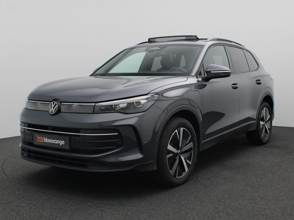 Volkswagen Tiguan 1.5 eHybrid Life Edition 204PK DSG Panoramadak, Trekhaak, 360gr. Camera, Donkere Hemelbekleding, Navi via Apple Carplay/Android Auto, 19" LM Velgen, Keyless, Elektr. Achterklep