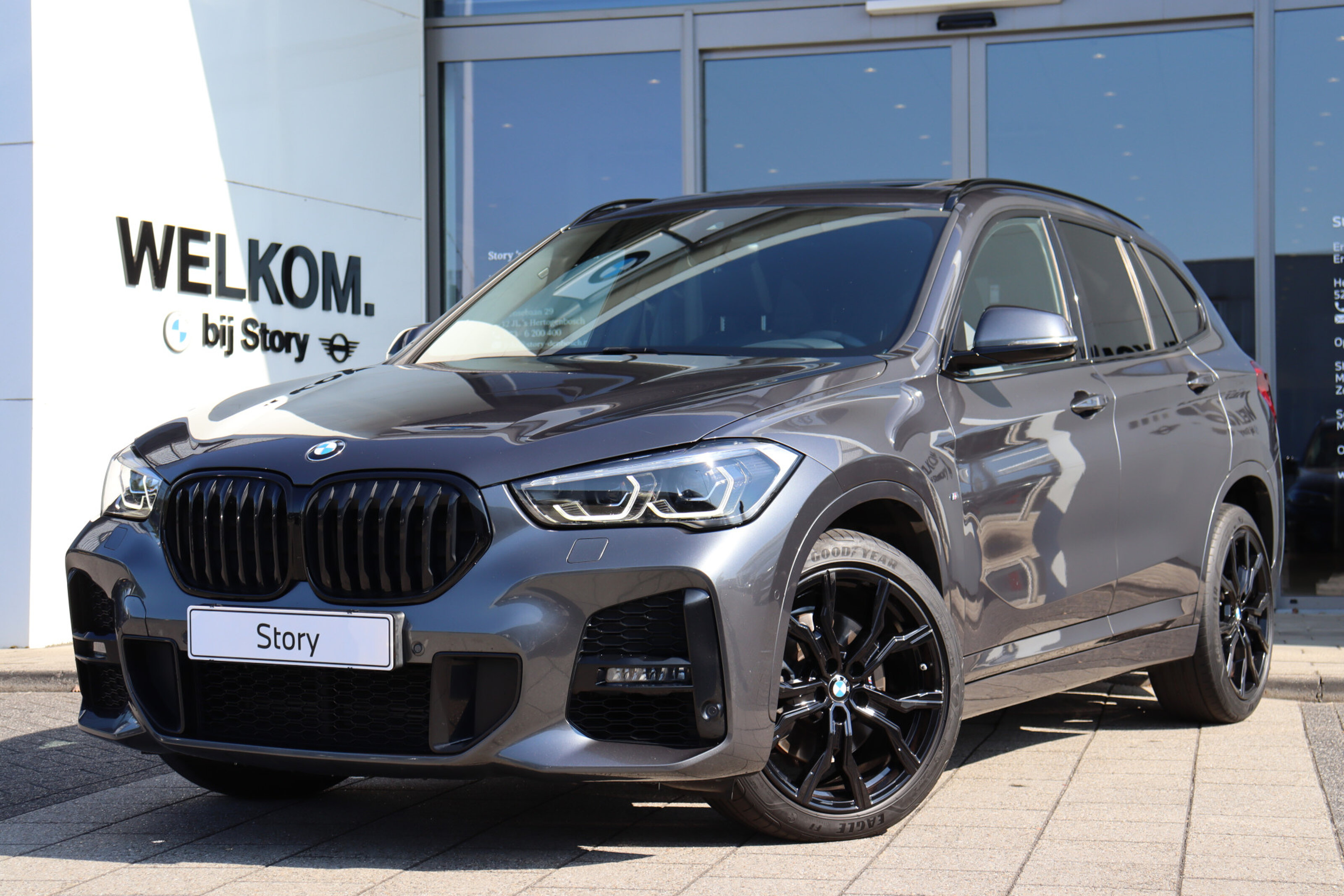 BMW X1 xDrive20i High Executive M Sport Automaat