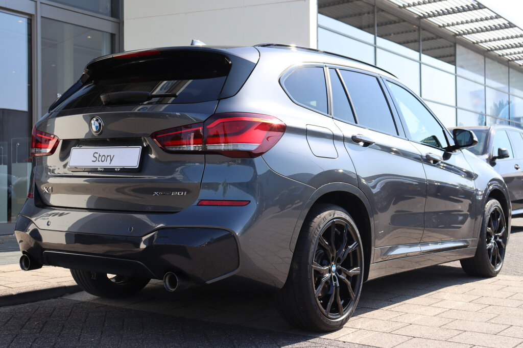 BMW X1 8