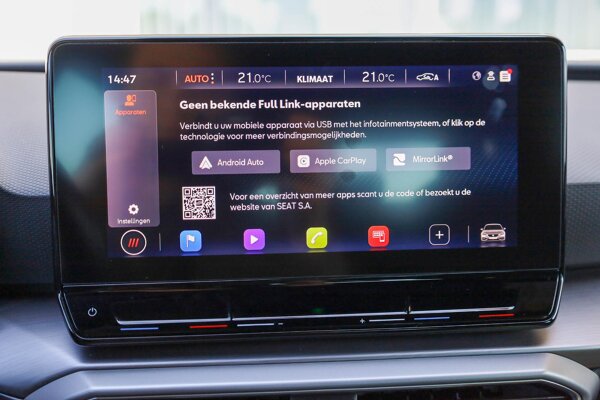 Apple Carplay/Android Auto Apple Carplay/Android Auto